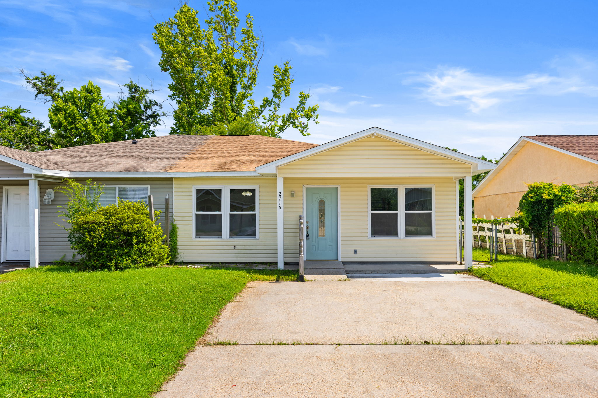 2716 Oak Hammock Dr